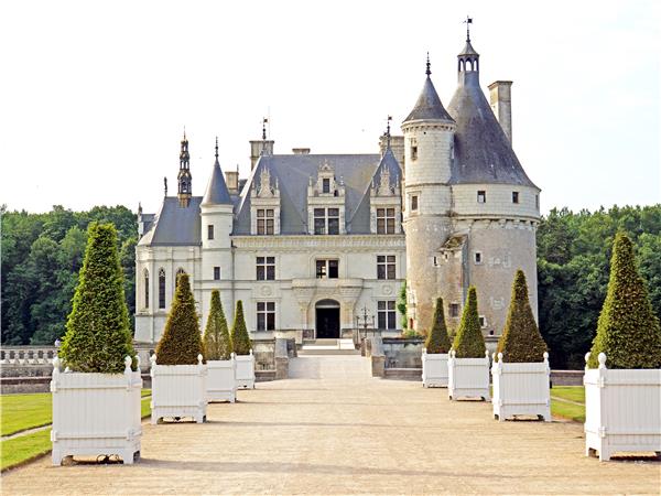 Loire Valley walking and wine vacation