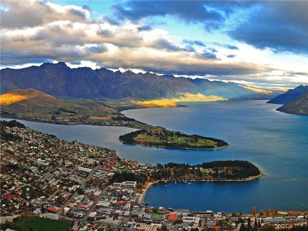 New Zealand hiking vacation small group