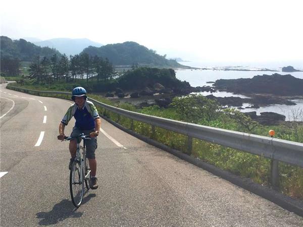 Japan cycling vacation, small group