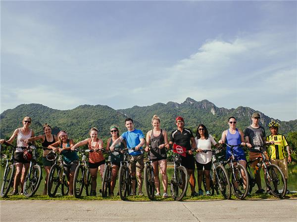 Hanoi to Halong Bay cycling vacation, Vietnam
