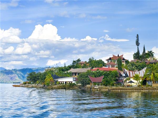 Sumatra small group vacation