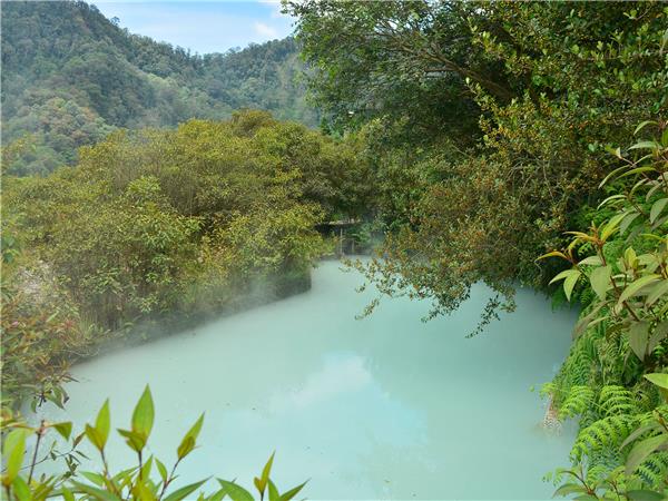 Sumatra small group vacation