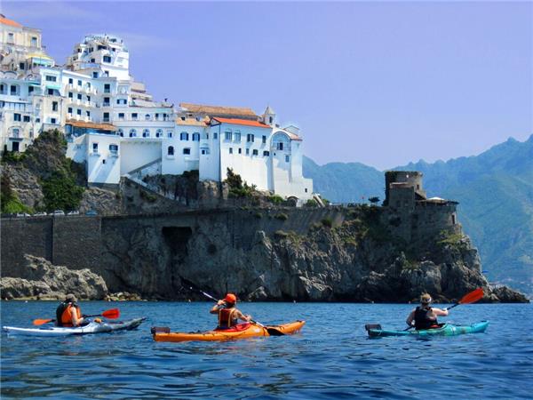 Amalfi Coast hike, boat & kayak vacation