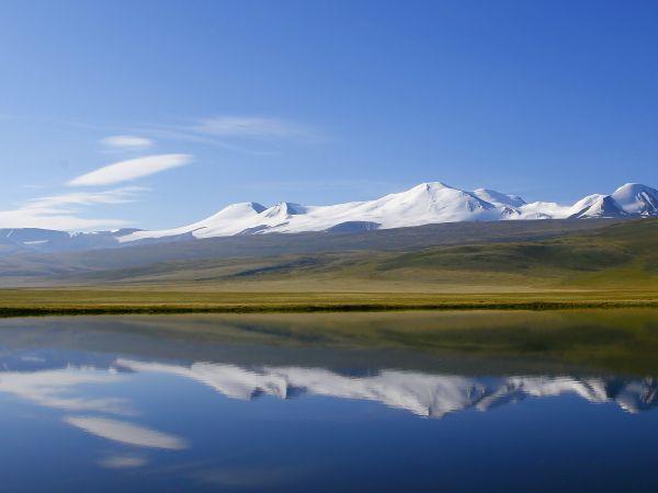 Mongolia eagle hunting festival vacation