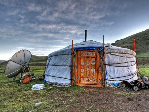 Mongolia eagle hunting festival vacation