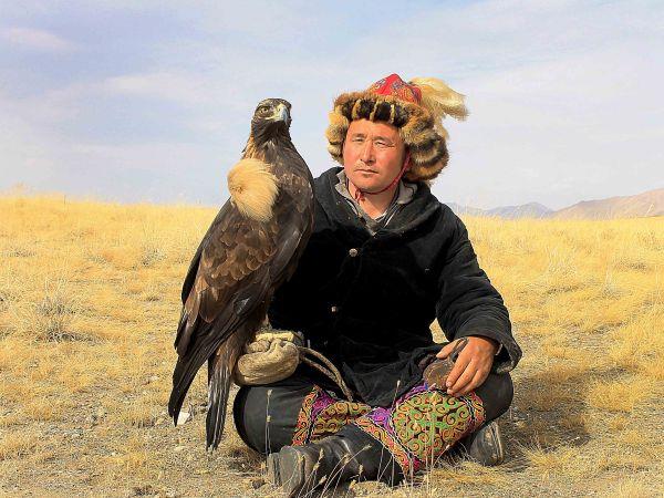 Mongolia eagle hunting festival vacation