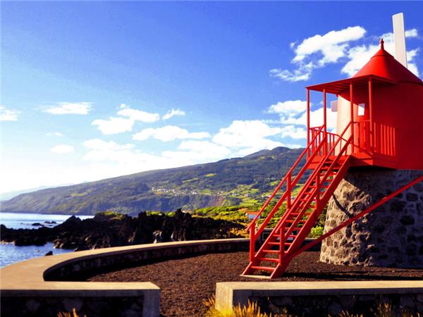 Island hopping in the Azores, small group