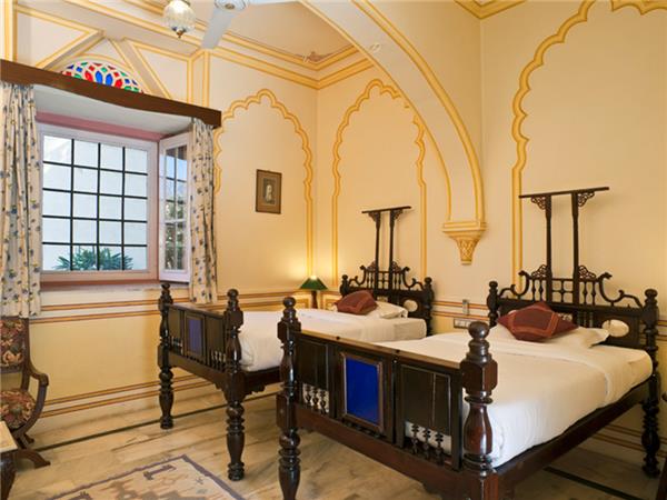 India small group vacation with added comfort