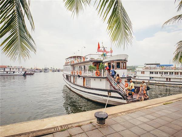 Vietnam in depth tour
