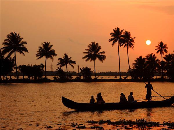 Kerala hiking vacation in India