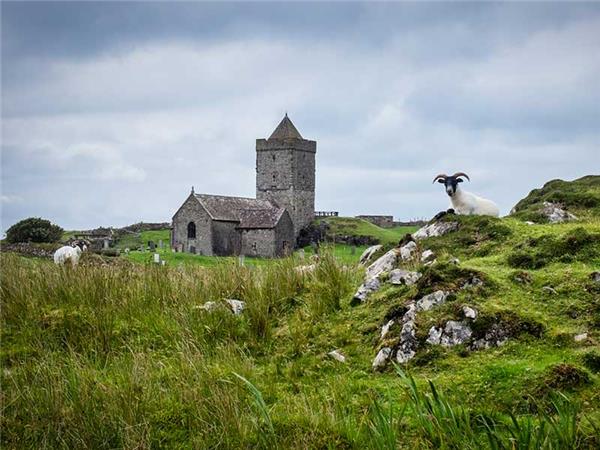 Walking in Outer Hebrides & the Isle of Skye