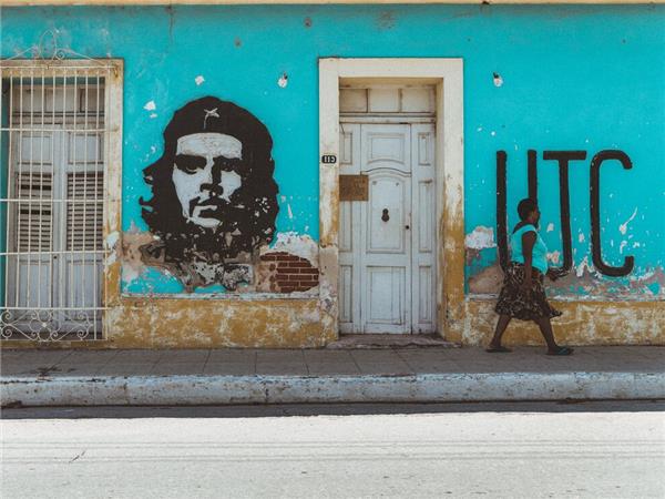 Cuba on a Shoestring small group vacation