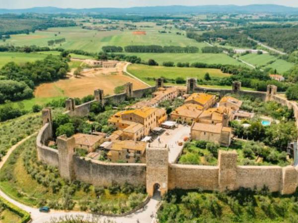 Francigena Way walking vacation Lucca to Siena