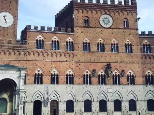 Francigena Way walking vacation Lucca to Siena