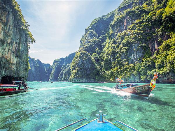Under 35's Thailand tour