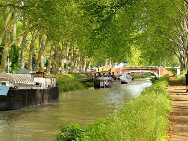 Canal du Midi cycling vacation in France