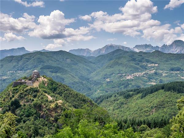 Tuscany small group walking vacation in Italy