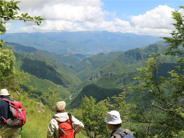Tuscany small group walking vacation in Italy