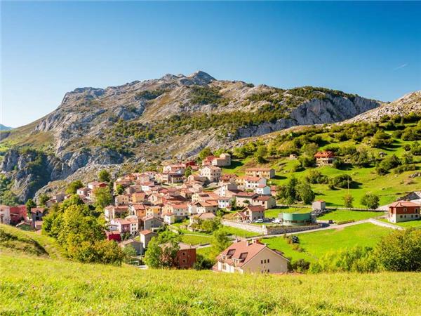 Trekking vacation in the Picos de Europa