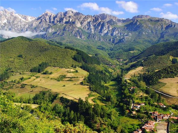 Trekking vacation in the Picos de Europa