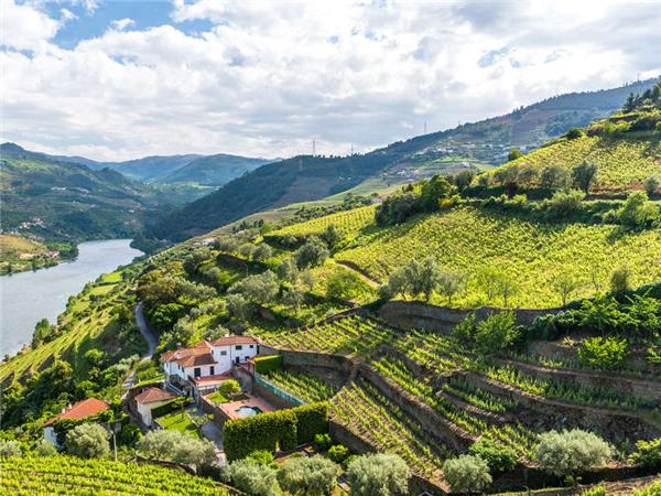 Walking and wine tasting vacation in Spain and Portugal