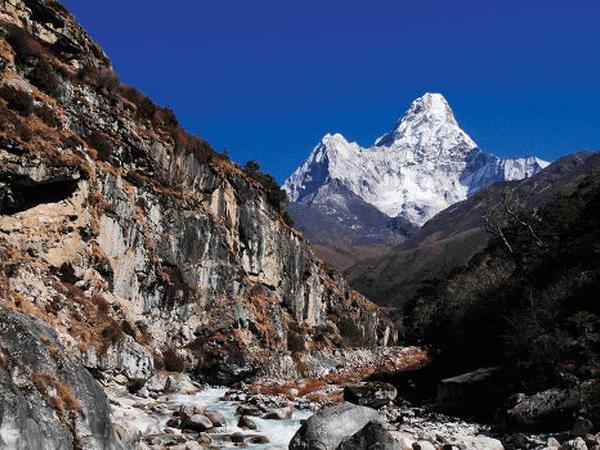 Everest hiking vacation