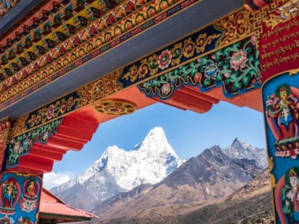 Everest hiking vacation