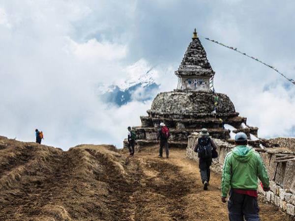 Great Himalaya Trail trek across Nepal