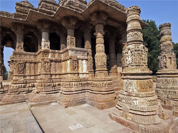 Gujarat tour, tribes and wildlife, India