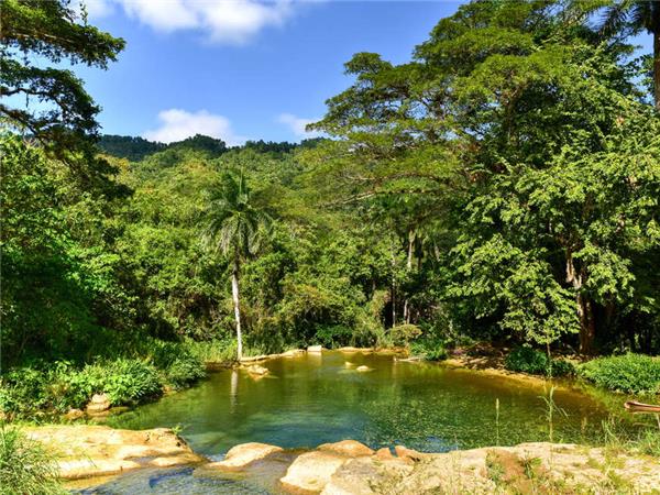 Cuba highlights walking vacation