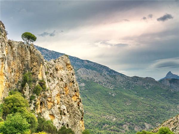 Alicante walking vacation in Spain