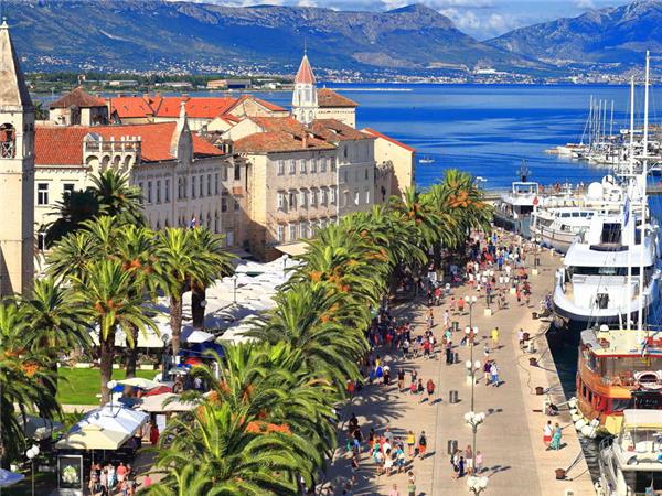 Walks and coastal towns of Croatia vacation