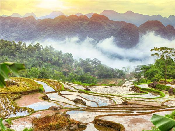 Vietnam walking vacation with Cambodia