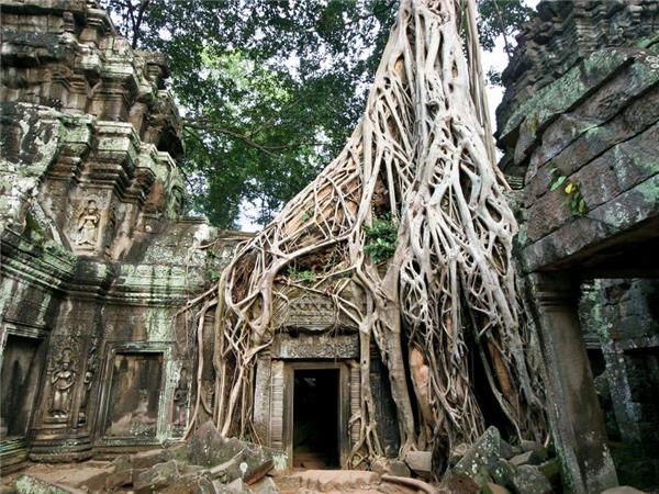 Vietnam walking vacation with Cambodia