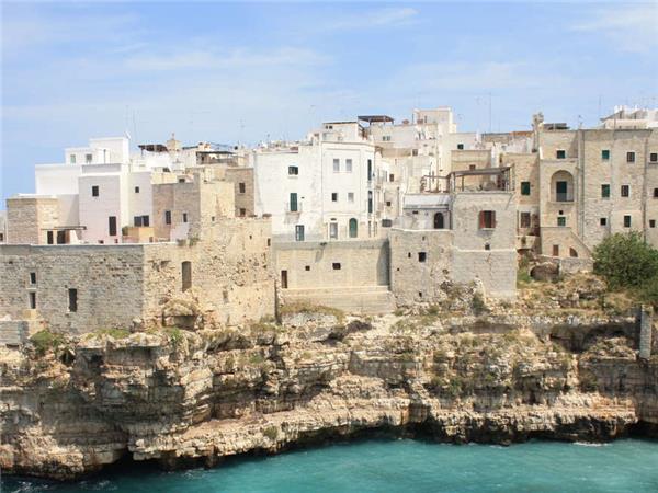 Puglia cycling vacation in Italy