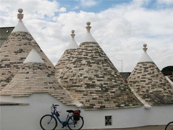 Puglia cycling vacation in Italy