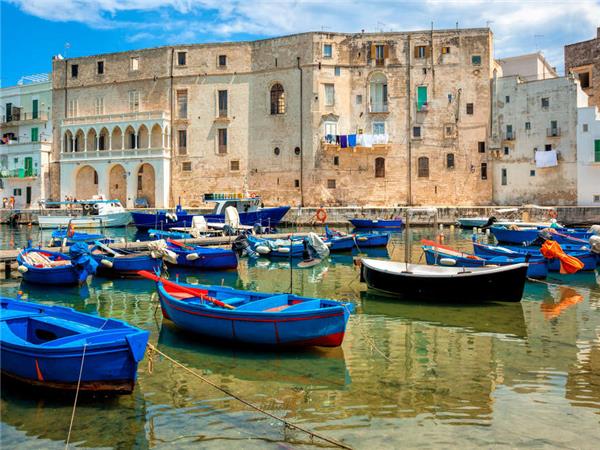 Puglia walking vacation in Italy