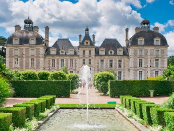 Loire Valley by bike vacation