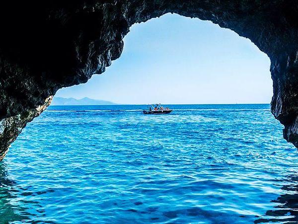 Greek Island tour, Zakynthos and Santorini