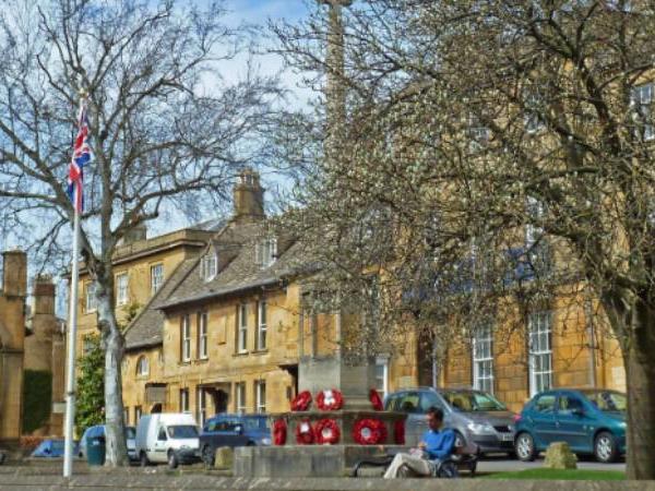 Cotswolds cycling holiday