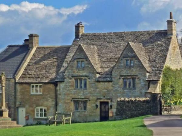 Cotswolds cycling holiday