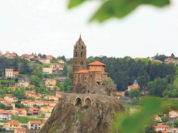 The Way of St James hiking vacation in France