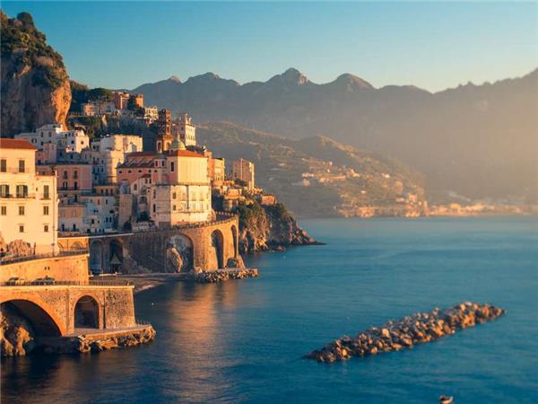 Amalfi coast wahiking vacation in Italy