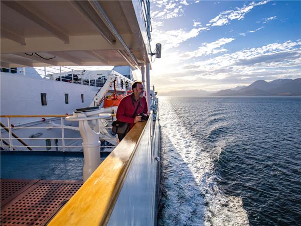 Antarctic whale watching cruise