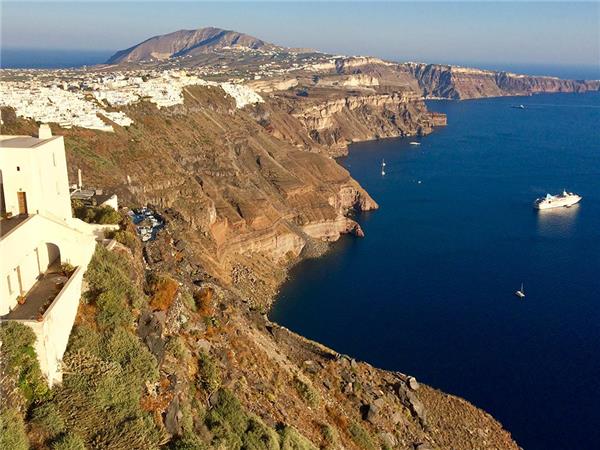 Cyclades islands tour with added comfort