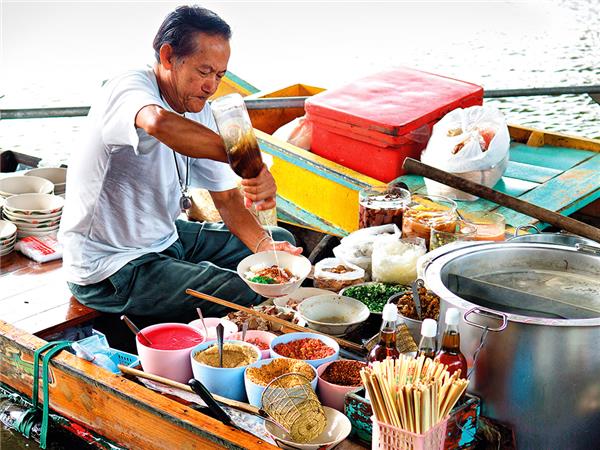 North Thailand group vacation, a food adventure