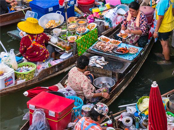 North Thailand group vacation, a food adventure