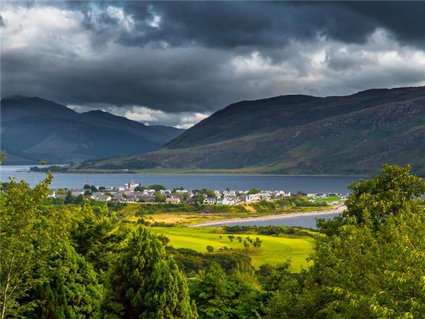 North West Highlands and Skye walking vacation