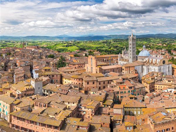 Southern Tuscany walking and wine vacation