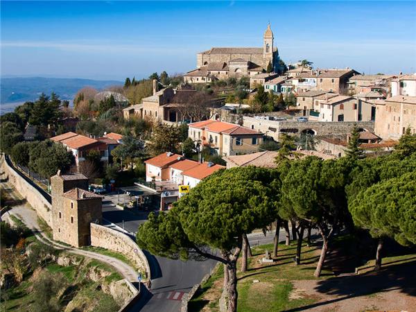 Southern Tuscany walking and wine vacation